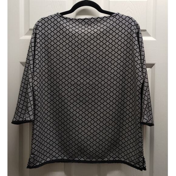 Chico's Size Medium (1) Black White Geometric Fringe Trim Dolman Sleeve Top - Picture 3 of 8